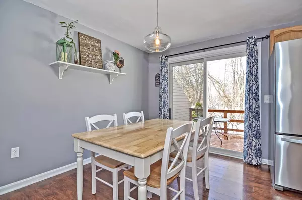 Plainville, MA 02762,19 Potter Ave #3