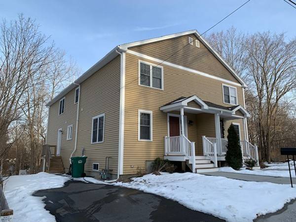 Uxbridge, MA 01569,15 Pleasant St #15