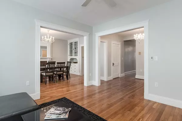 Brookline, MA 02446,12 Wellman St #1