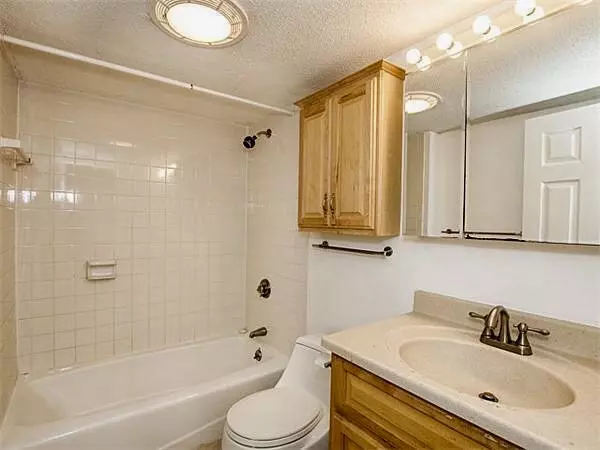 Brookline, MA 02446,125 Pleasant St #309