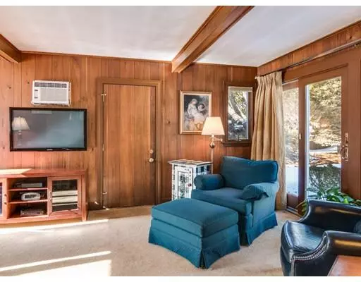 Beverly, MA 01915,1 Hemlock Street