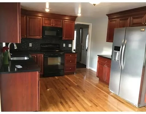 Raynham, MA 02767,424 Oak St