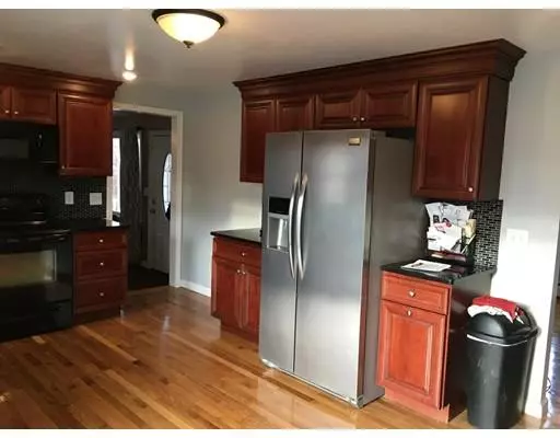 Raynham, MA 02767,424 Oak St