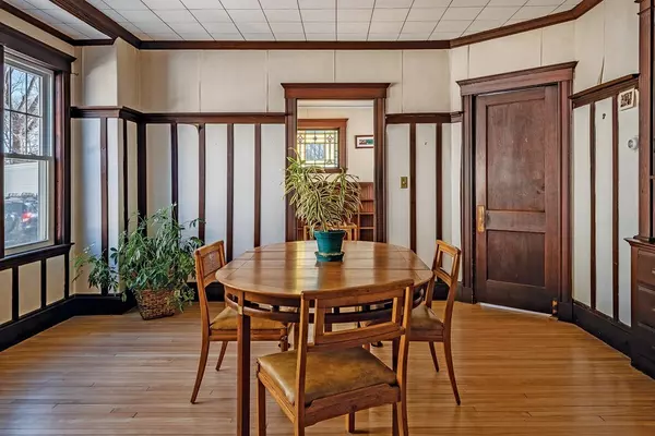 Newton, MA 02461,260 Lake Ave