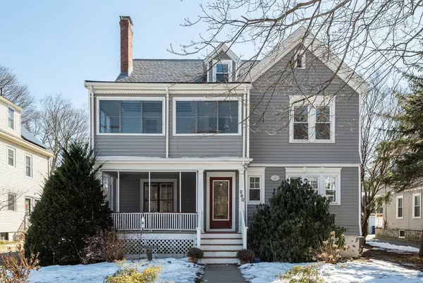 260 Lake Ave, Newton, MA 02461