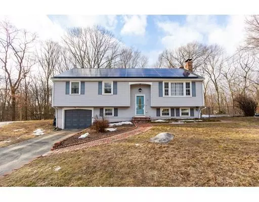 64 Little Tree Ln, Bellingham, MA 02019