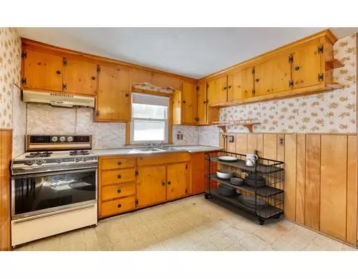 Westfield, MA 01085,76 Governor Dr