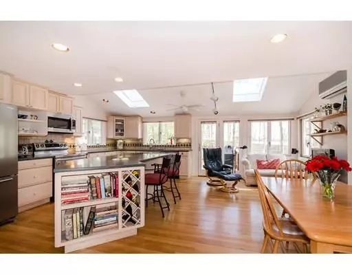 Framingham, MA 01701,34 Crestwood Dr