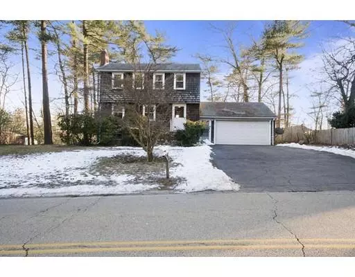 24 Gardner St, Rockland, MA 02370