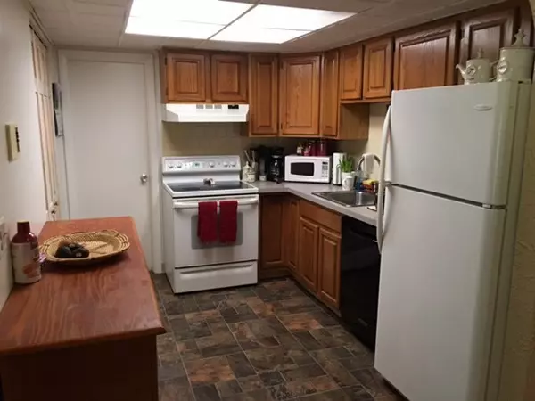 Milford, MA 01757,19 Shadowbrook Lane #10