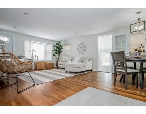 Acushnet, MA 02743,8 Whelden Ln