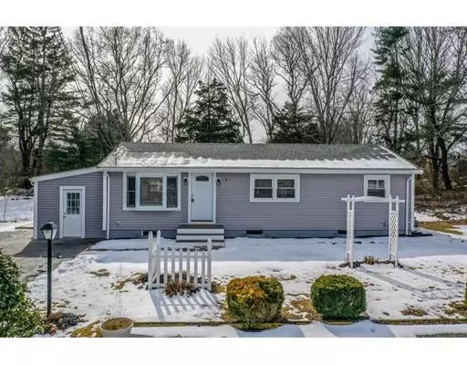 Acushnet, MA 02743,8 Whelden Ln