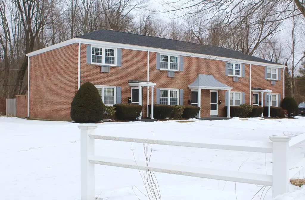 Westfield, MA 01085,27 Dewey Ave #11