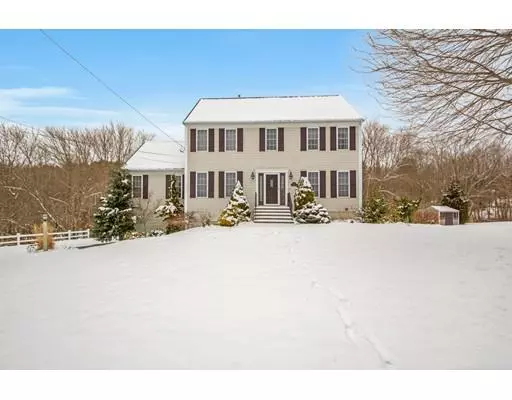 16 Old Grove Street, Franklin, MA 02038