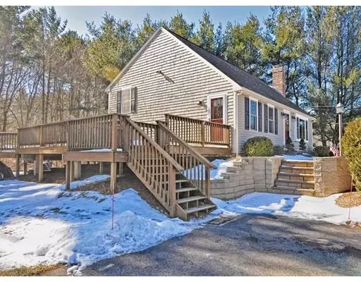 Taunton, MA 02780,80 Meadow Brook Ln