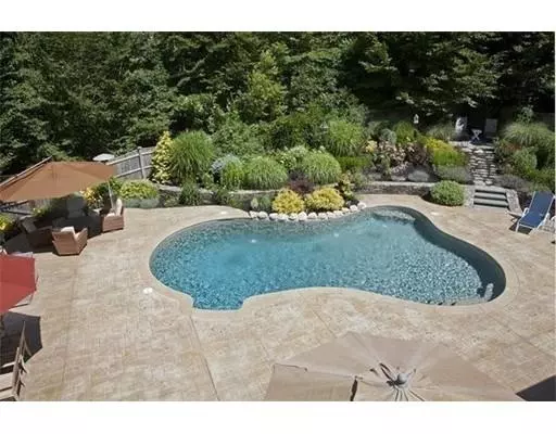 Norwell, MA 02061,1 Hawthorne Ln