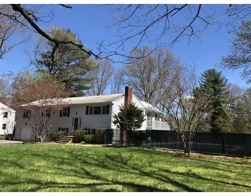 40 Fisher St, Holliston, MA 01746