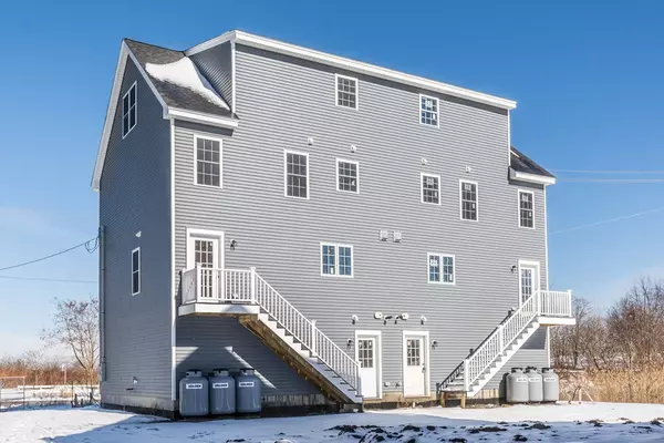 Saugus, MA 01906,117 Bristow Street #B