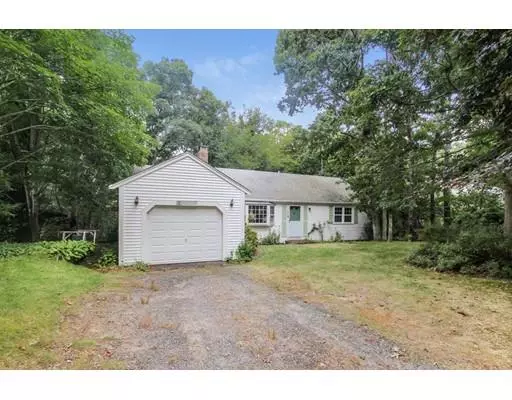 18 Dogwood Ln, Harwich, MA 02645