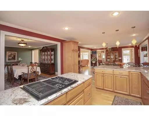 Fairhaven, MA 02719,5 Sunset Beach Rd.