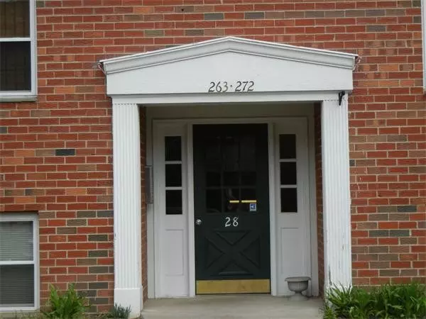 Agawam, MA 01001,265 Regency Park Drive #265