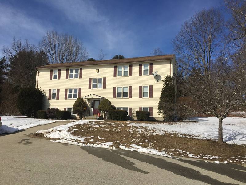 236 Burlingame Rd #D, Charlton, MA 01507