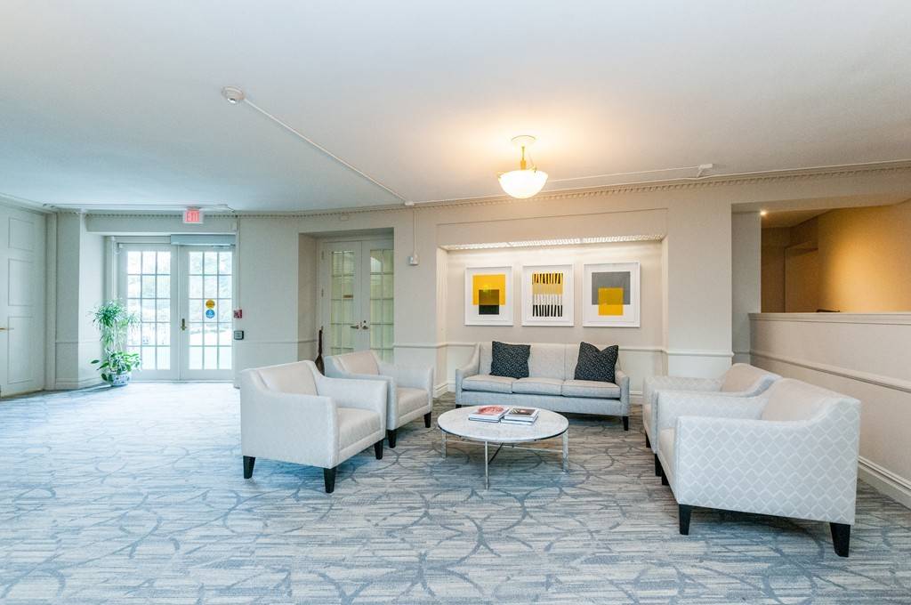 Newton, MA 02467,280 Boylston St #813