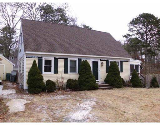 8 Flax Street, Dennis, MA 02638