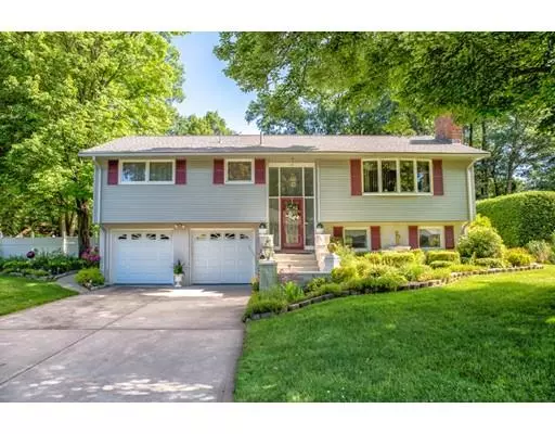 84 Eastwood Dr, Westfield, MA 01085