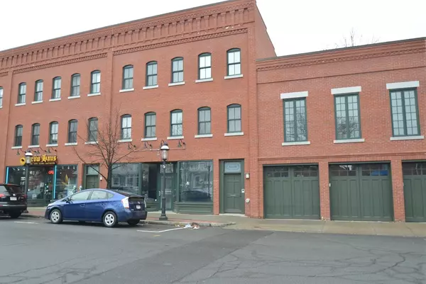 32 Strong Ave #32, Northampton, MA 01060