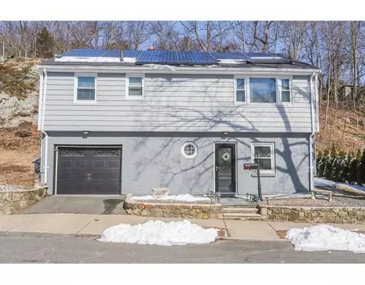 Salem, MA 01970,6 Station Rd