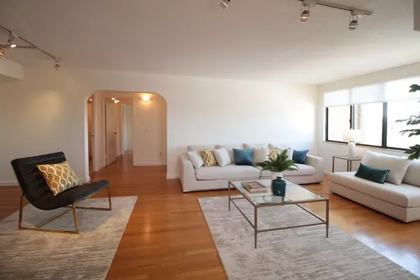 1731 Beacon St #1104, Brookline, MA 02445