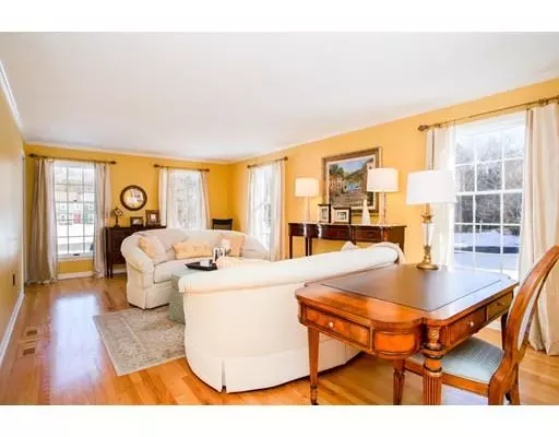 East Longmeadow, MA 01028,203 Tanglewood Dr