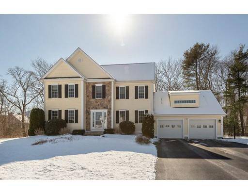 27 Harold K Waterson Lane, North Attleboro, MA 02760