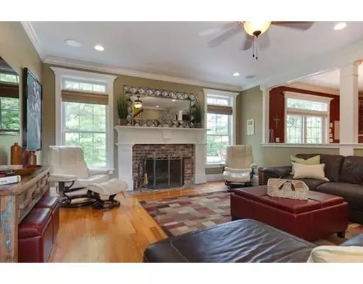 North Attleboro, MA 02760,5 Oriole Drive