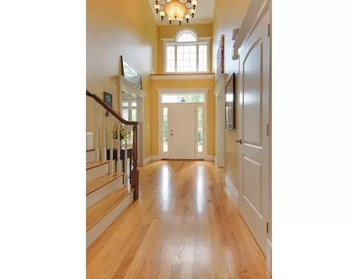 North Attleboro, MA 02760,5 Oriole Drive