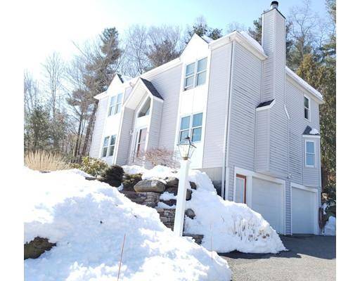 93 Spinning Wheel Drive, Uxbridge, MA 01569