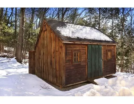 Ipswich, MA 01938,8 Adeline Rd