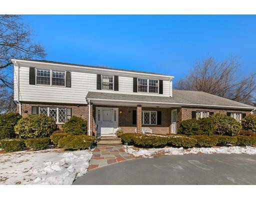 14 Berkshire Dr, Winchester, MA 01890