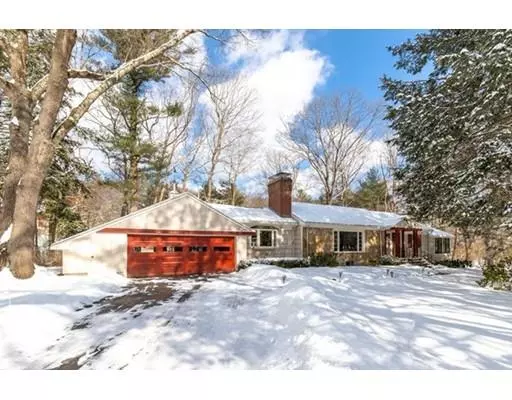 Weston, MA 02493,22 Hawthorne Ln