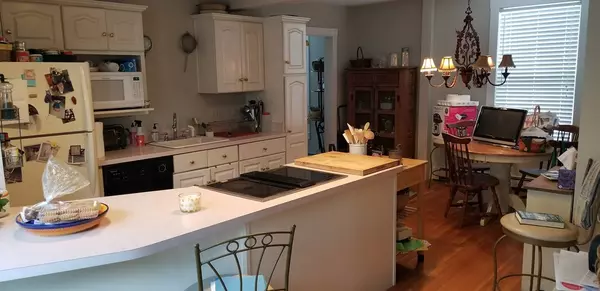 Milford, MA 01757,11 Como Court