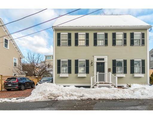 7 Smith St, Newburyport, MA 01950