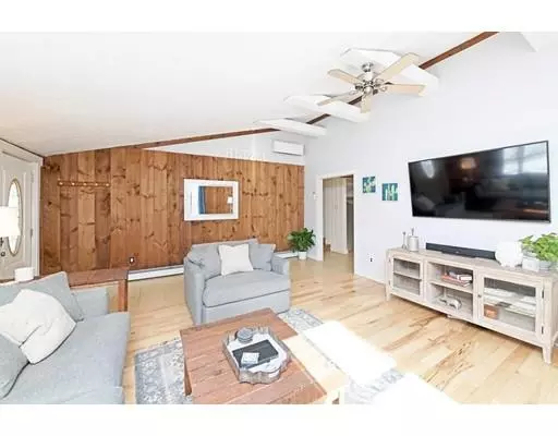 Norton, MA 02766,17 N Highland Road