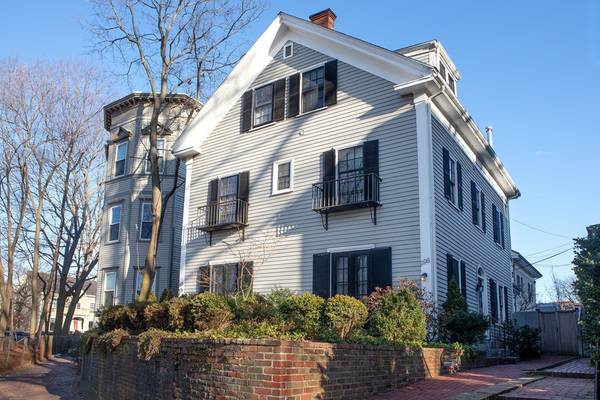 998 Memorial Drive #998, Cambridge, MA 02138