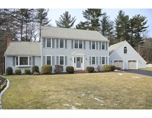 30 Fieldstone Ln, Hanover, MA 02339