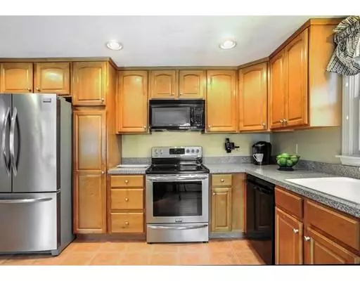 Kingston, MA 02364,6 Dillingham Way