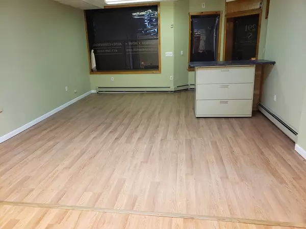 Everett, MA 02149,289-291 Main St.