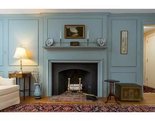 Hingham, MA 02043,19 Bucket Mill Ln