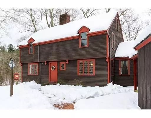 Hingham, MA 02043,19 Bucket Mill Ln