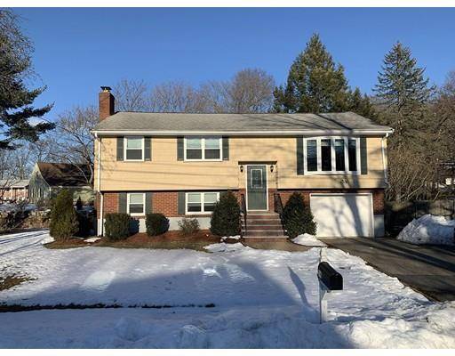 14 Exeter Dr, Woburn, MA 01801